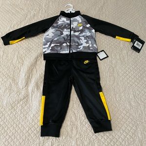 ♦️NWT 24 MONTHS NIKE SET